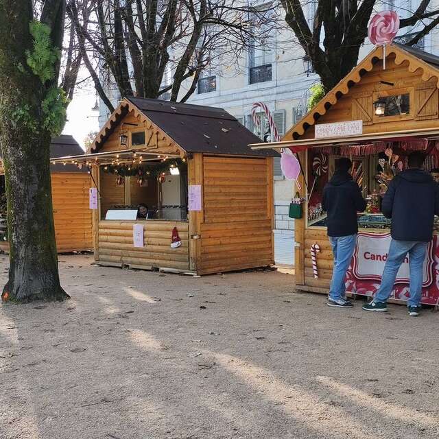 Noël à Pau - Marché de Noël- Sud de la place Royale