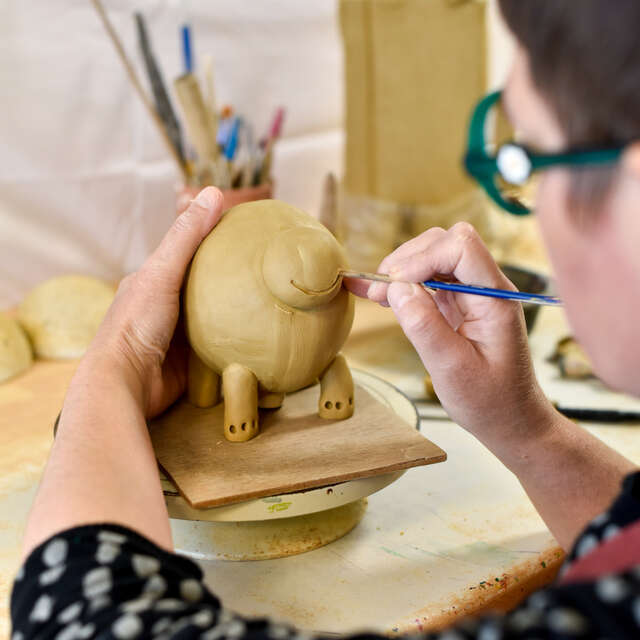 Ici, nos savoir-faire - Visite Au cOchOn dingue - atelier de céramique