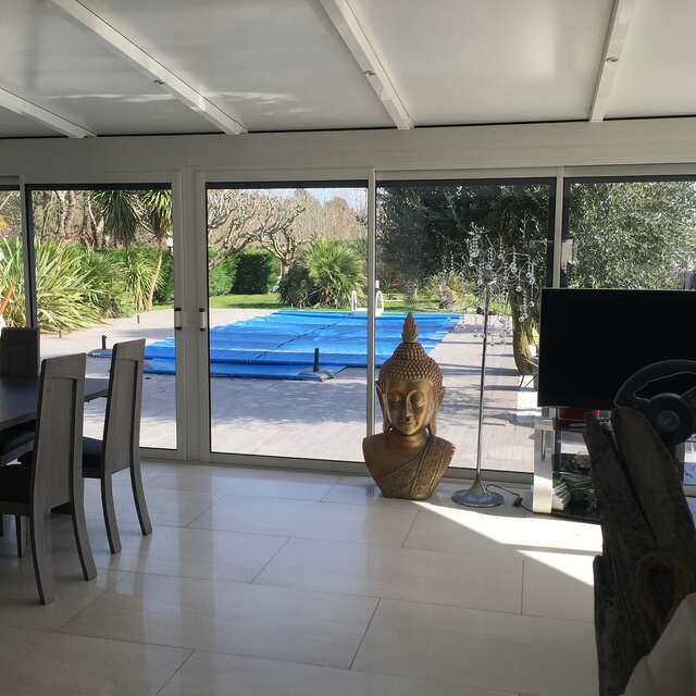 Madame RIBEIRO