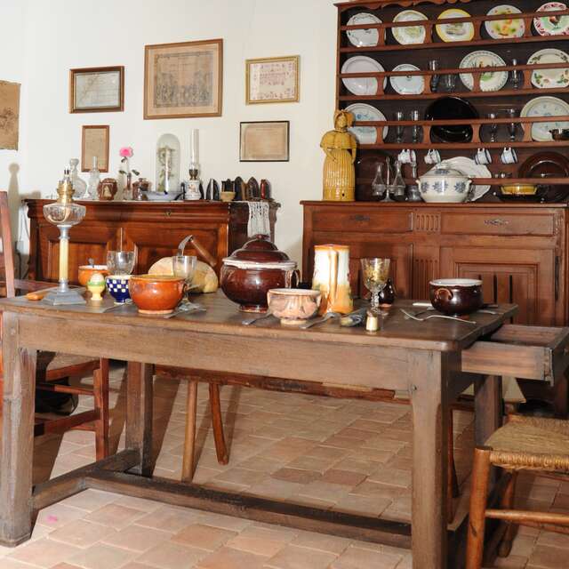 English guided tour - Châteauponsac Museum