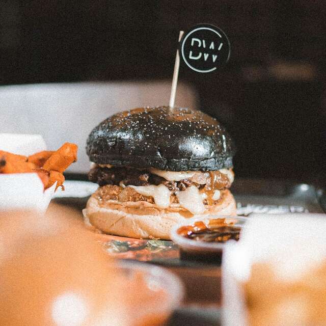 Black and White Burger Pau