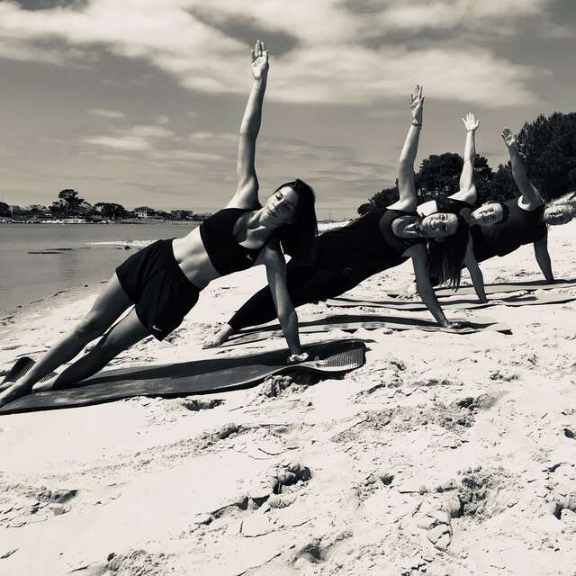 Pilates sur la plage