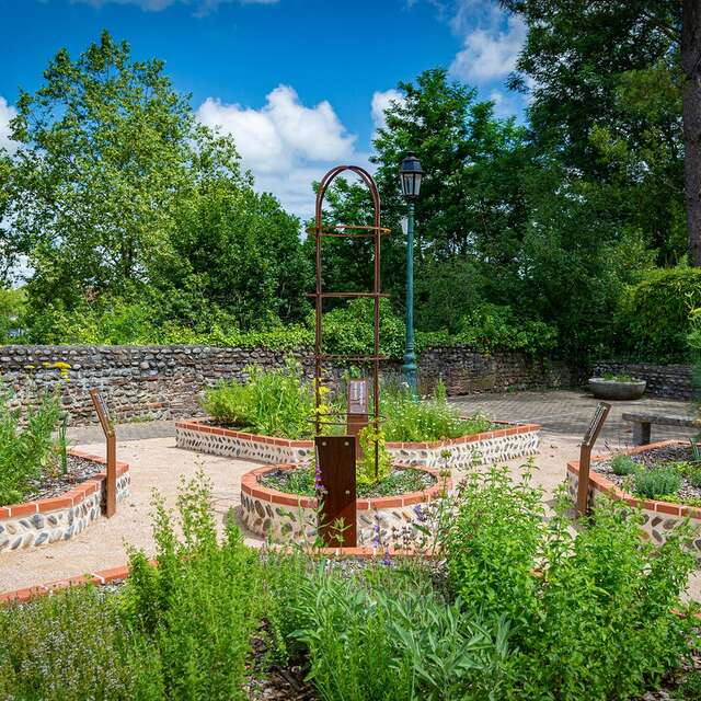 Jardin médiéval de la Cité médiévale de Lescar