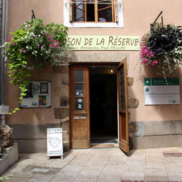 Balade géologique urbaine à Rochechouart