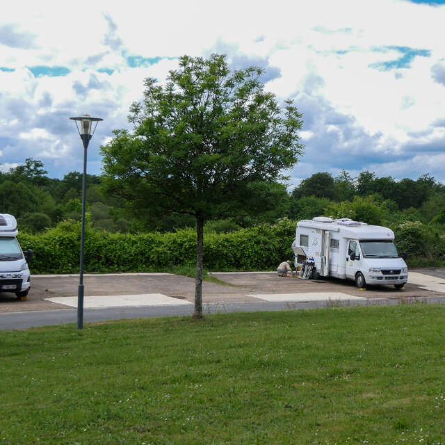 Aire d'accueil camping-car d'Oradour-sur-Glane