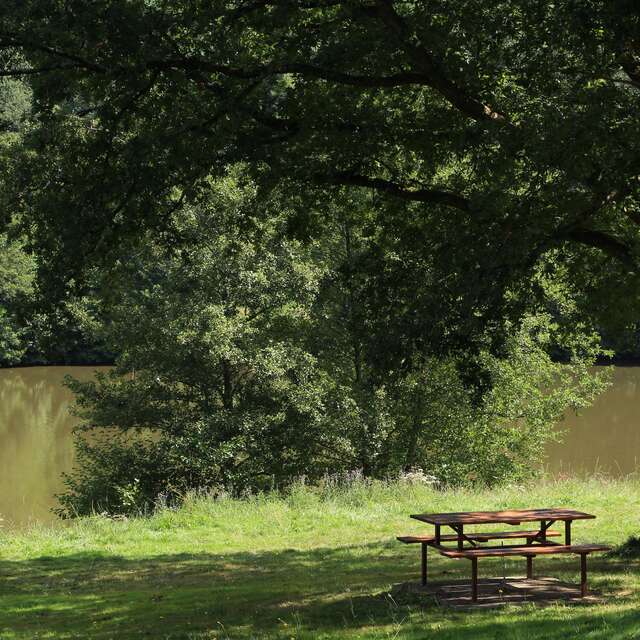 Aire de pique-nique du plan d'eau de Boischenu