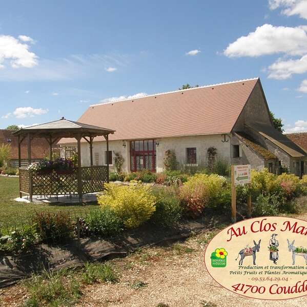 Au Clos Marie - Ecomusée de l'âne et  "Notre Mère la Terre" espace scénographique