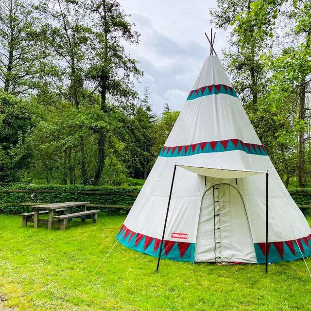 TIPI AU CAMPING DU GUE SAINT-LEONARD