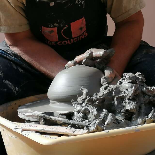LES ARTISTES À L'ATELIER