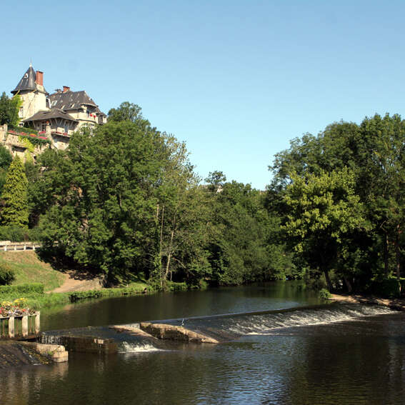 AMBRIERES-LES-VALLEES - RANDONNEE - CIRCUIT BEAUSOLEIL