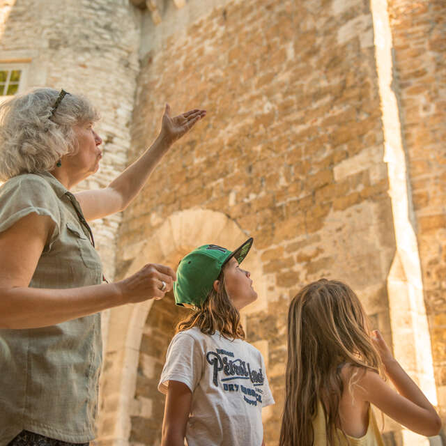 Pays d'Art et d'Histoire : visite ludique en famille "On a volé les clés du prieuré"