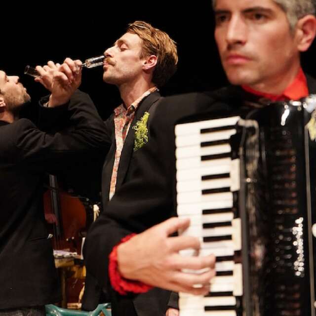 Festival de Théâtre de Figeac, "une Cérémonie", "Cazelle Café"