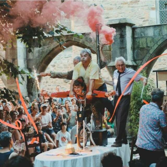 Spectacle à Capdenac-le-Haut : La Grande Tablée - Cie Opus