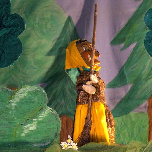 Spectacle conte et marionnettes "Ici et là-bas"