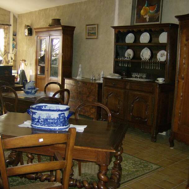 Antiquité et Brocante "De Mirabel"