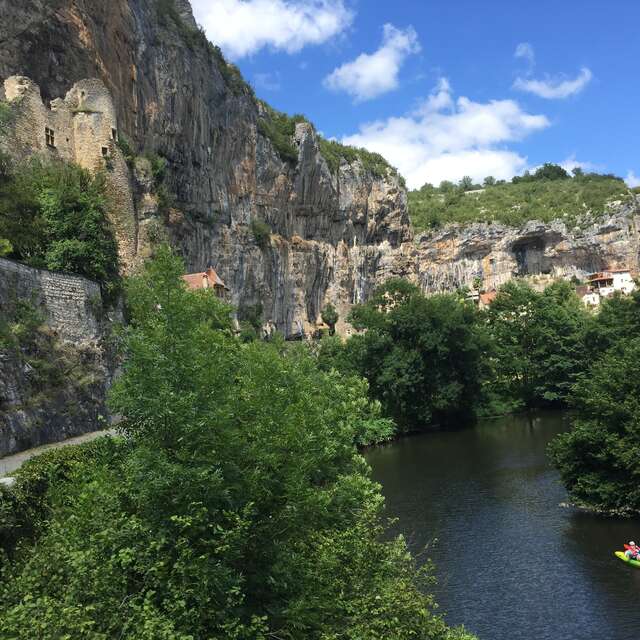 Château des Anglais et maisons troglodytes de Cabrerets