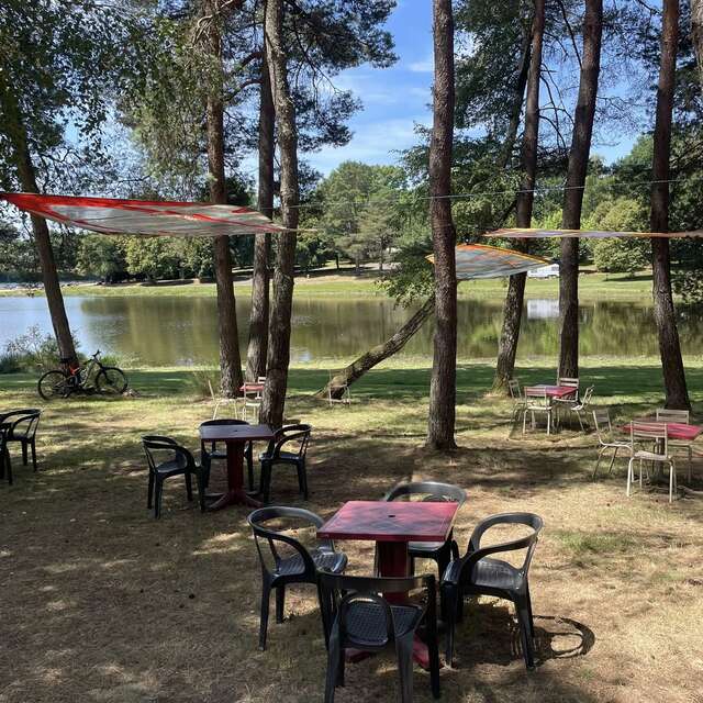La guinguette du lac de Feyt
