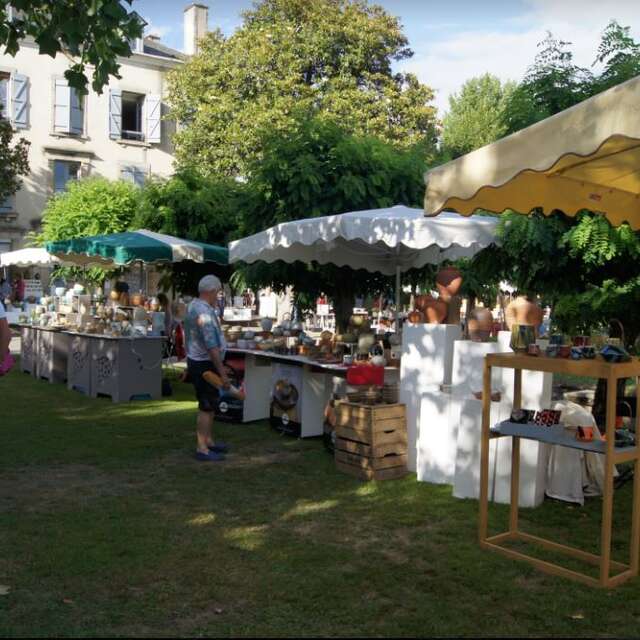 Marché aux potiers d'Argentat-sur-Dordogne