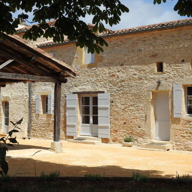 Chambre en pierre - Gîte Villeréal