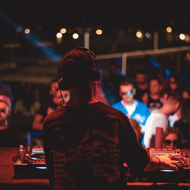 Concert à Brûlon "DJ KEV"