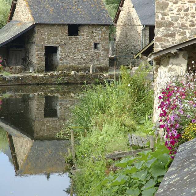 16 DE LA PETITE FORGE A VILLENEUVE