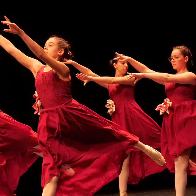 Classe de danse classique et contemporaine du Conservatoire de laval Agglo - Ma Région Virtuose