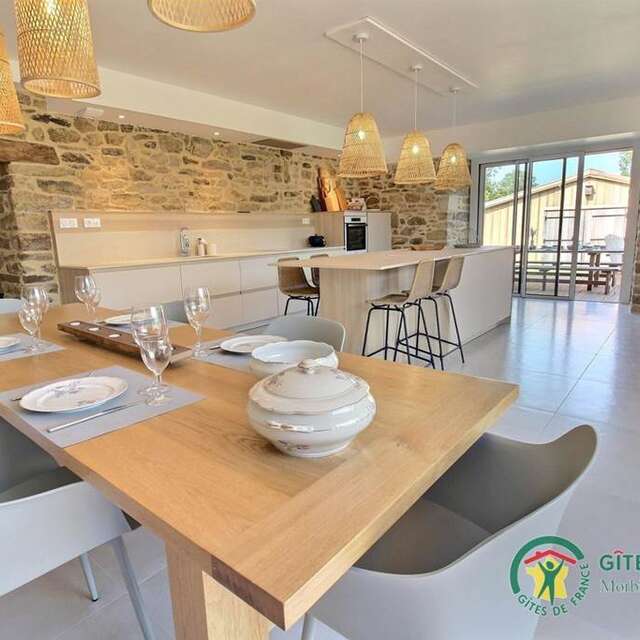 La Maison du Bois Sacré