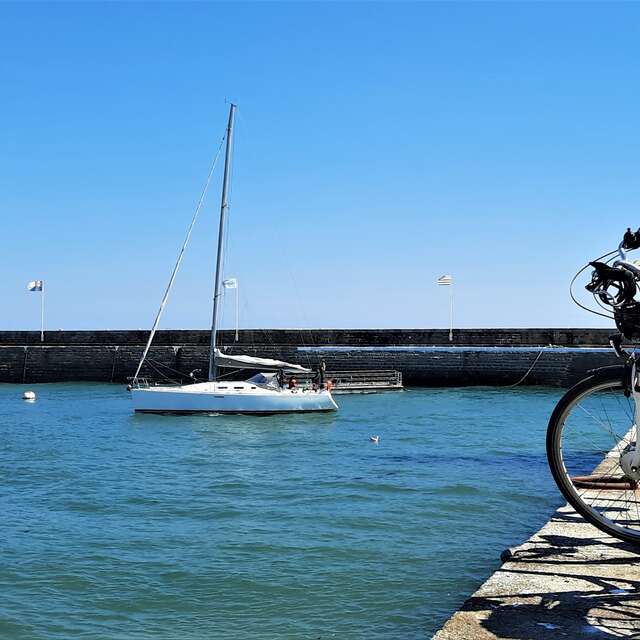 A vélo de Palais à la plage d'Herlin