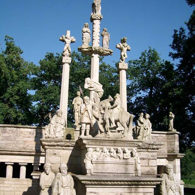 Calvaire monumental et enclos paroissial