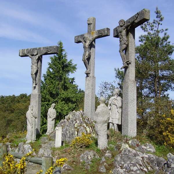 Calvaire et chemin de croix de callac