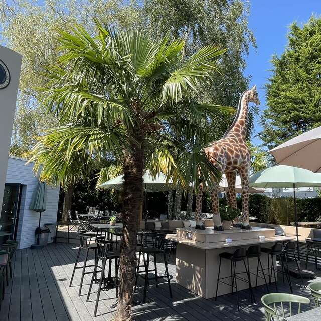 Bar La Girafe qui boite