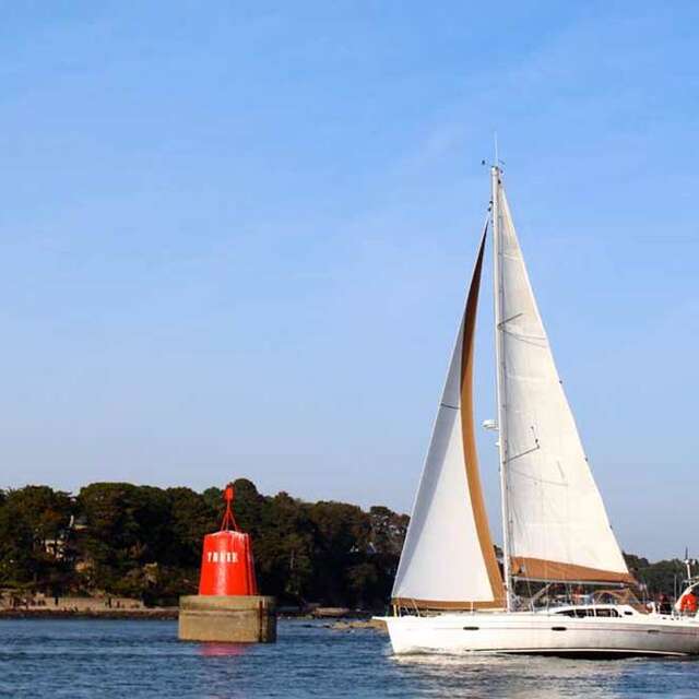Location de voiliers avec skipper Connecti-sail.com