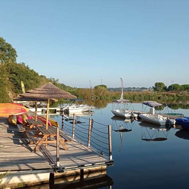 Au Fil des Eaux