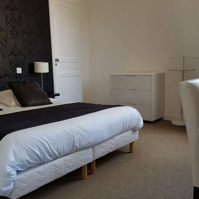 Villa Camille : La Chambre "Contemporaine"