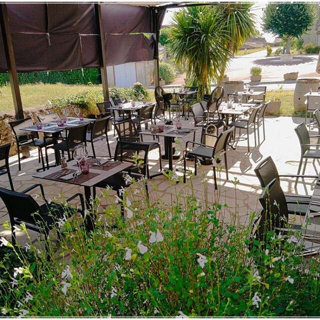 Bucket's Auberge Inn