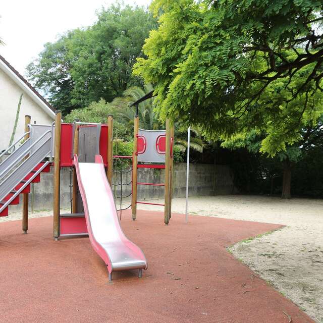 Aire de jeux-Ader