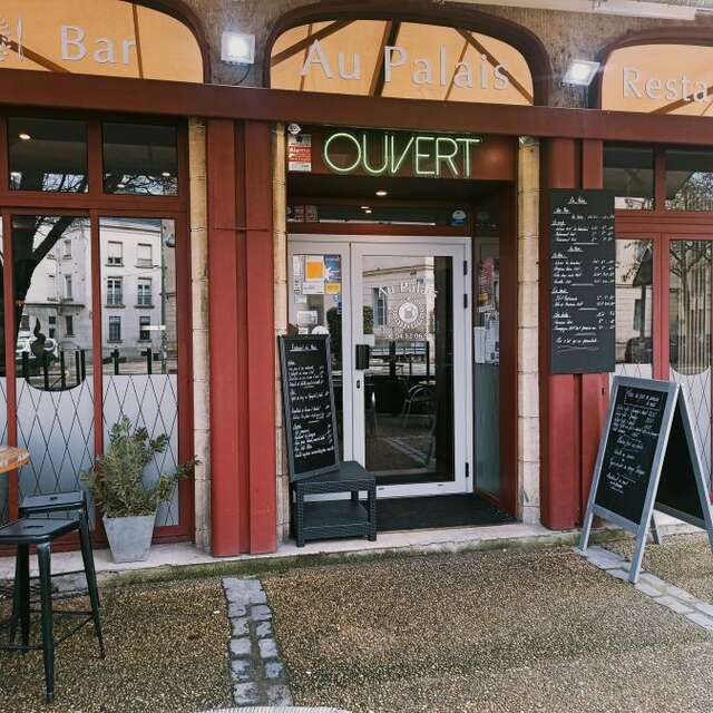 Au Palais