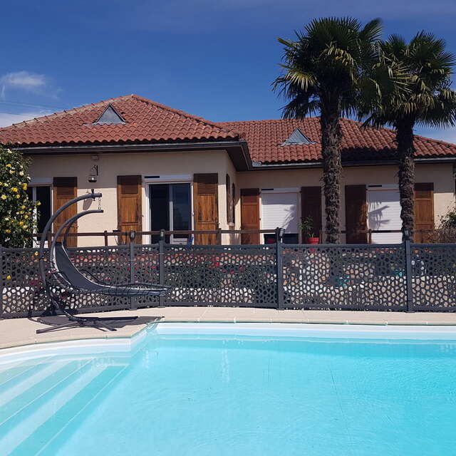VILLA LILAS