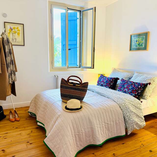 LES CONTES - CHAMBRES D'HÔTES