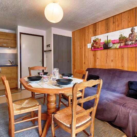 APPARTEMENT DANS RÉSIDENCE AURETTE