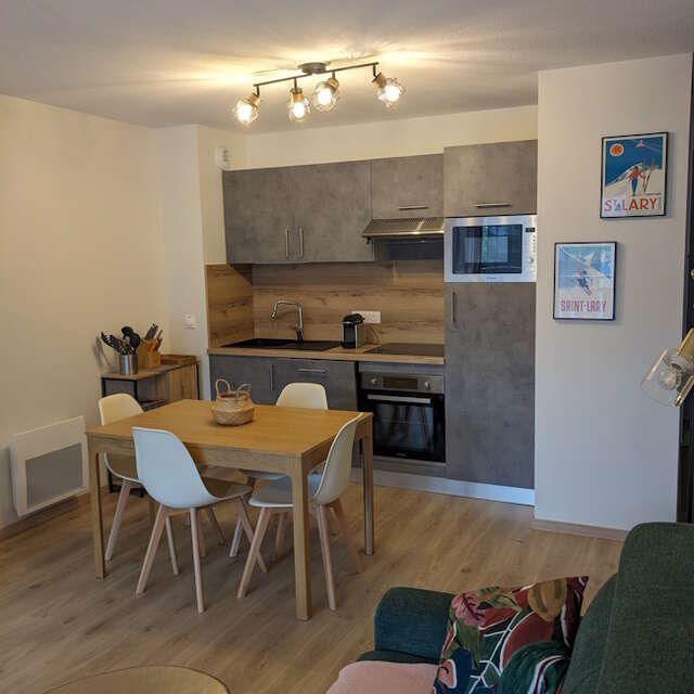 APPARTEMENT DANS RÉSIDENCE LES LAUZES