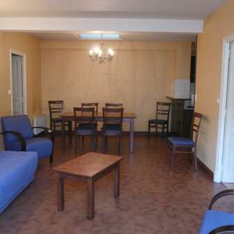 APPARTEMENT DANS MAISON PLAIN PIED