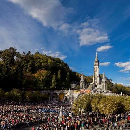 Célébrer les dates des Apparitions au Sanctuaire Notre-Dame de Lourdes
