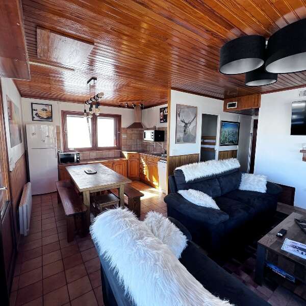 CHALET DANS RÉSIDENCE VILLAGE DES CHALETS 138