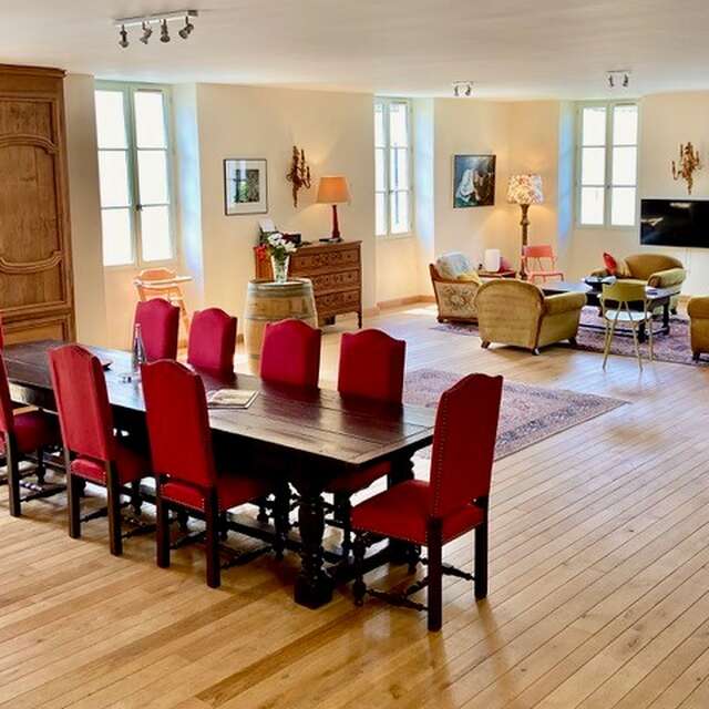 PLACE DES LILAS - RESIDENCE