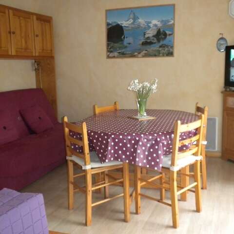 APPARTEMENT DANS RÉSIDENCE HAMEAU DES THERMES II