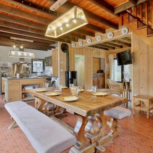 UN CHALET EN AURE