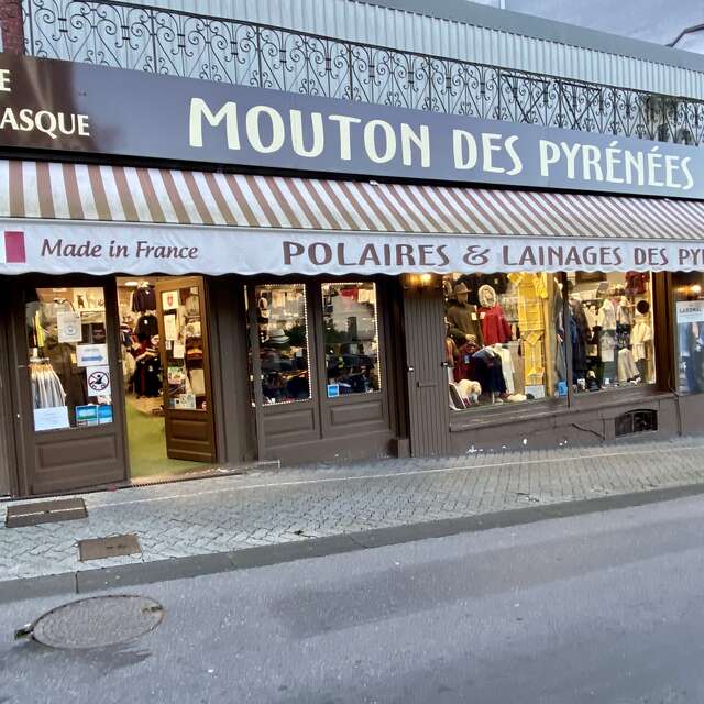 AU MOUTON DES PYRENEES