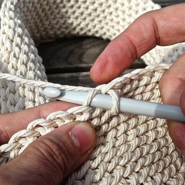 Ateliers démonstration travail de la laine au Musée du Paysan Gascon