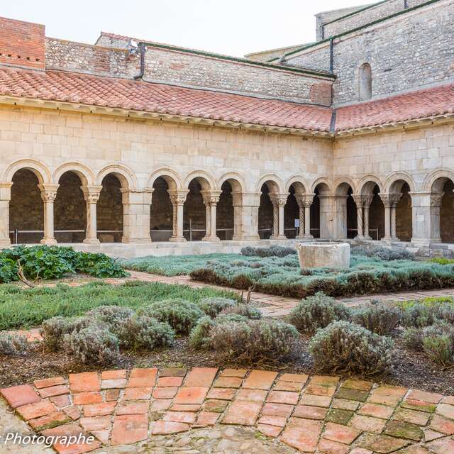 CLOITRE D'ELNE